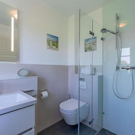 Holiday home Reetdachhaus Hedehusum