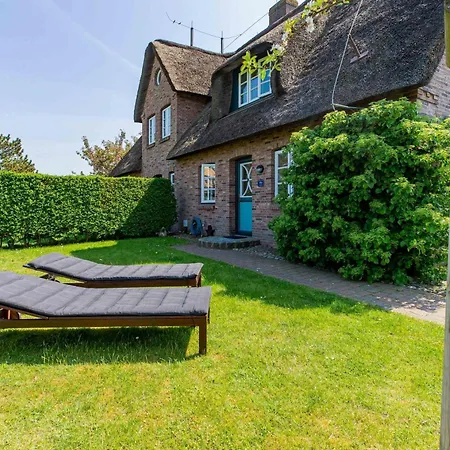 Reetdachhaus Holiday home Hedehusum