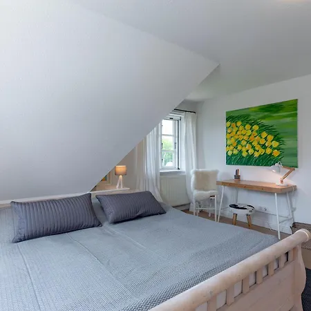 Reetdachhaus Сasa de vacaciones Hedehusum