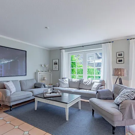 Reetdachhaus Hébergement de vacances Hedehusum